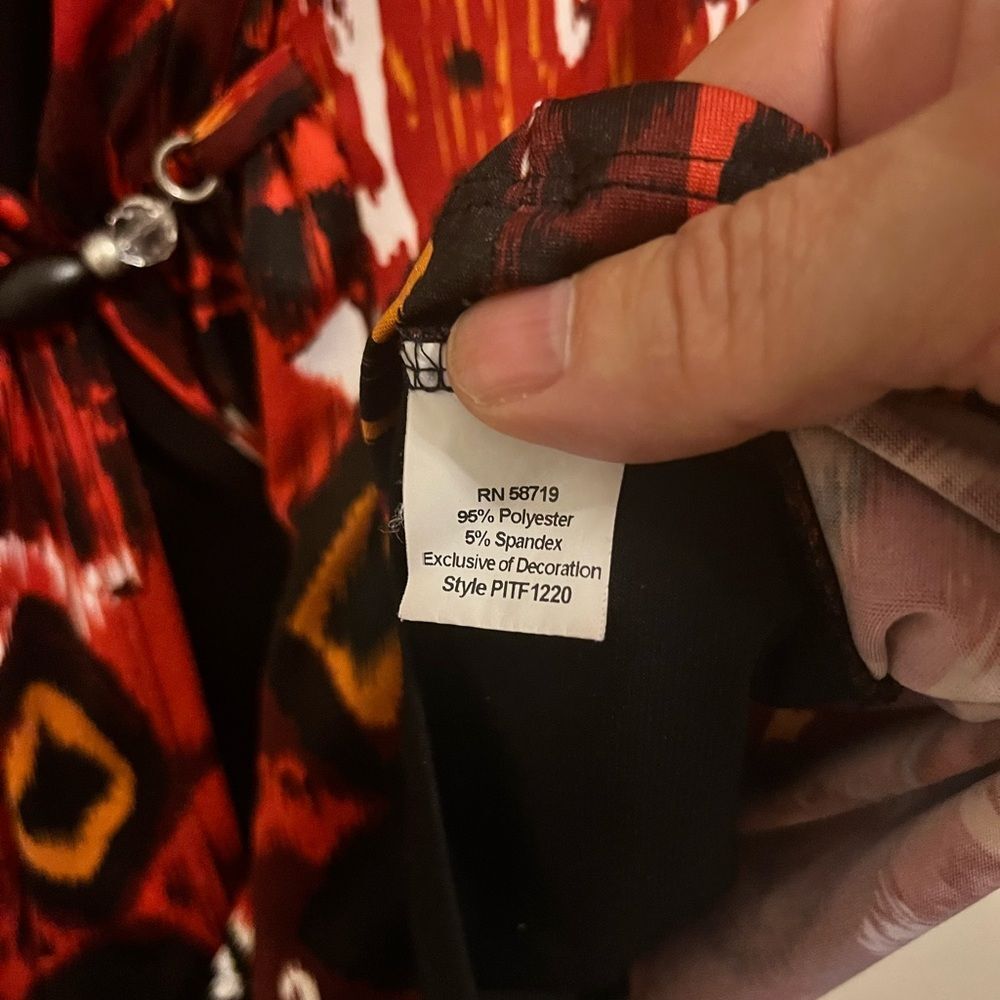 Notations Red and Black Abstract Blouse - Picture 4 of 4